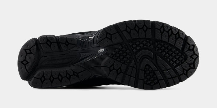 2002R Mens Running Shoes (Black/Black/Silver)