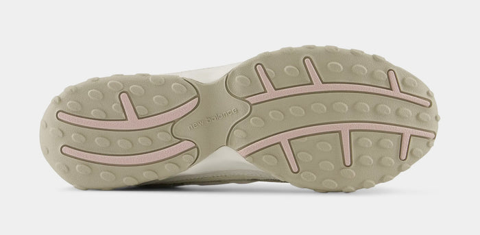 204L Womens Running Shoes (Sea Salt Pink)