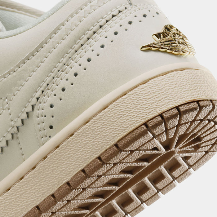 Air Jordan 1 Low SE Womens Lifestyle Shoes (Chalk/Metallic Gold/Pearl White)