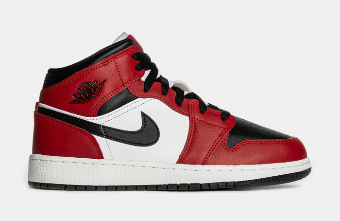 Air Jordan 1 Mid Chicago Black Toe Grade School Lifestyle Shoes (Black/Black/Gym Red)