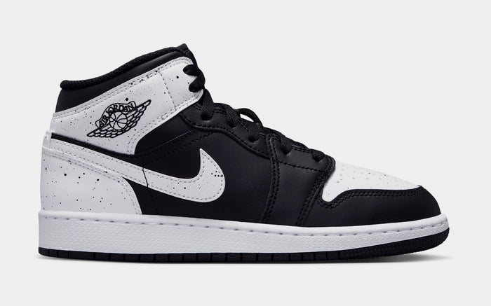 Air Jordan 1 Mid SE Oreo Grade School Lifestyle Shoes (Black/Black/White)