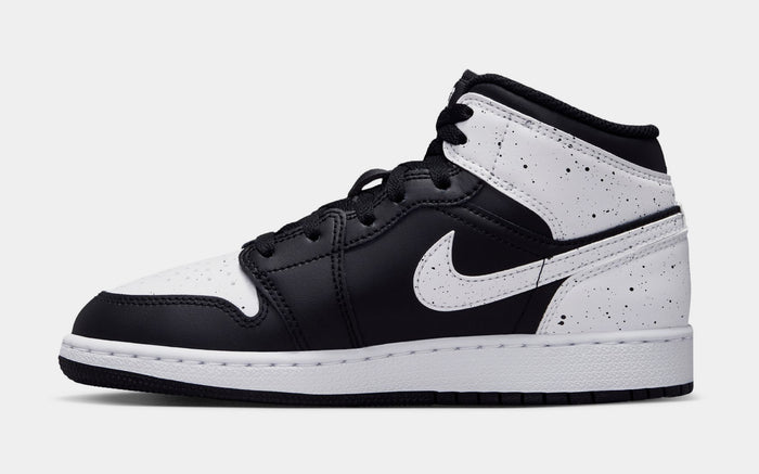 Air Jordan 1 Mid SE Oreo Grade School Lifestyle Shoes (Black/Black/White)