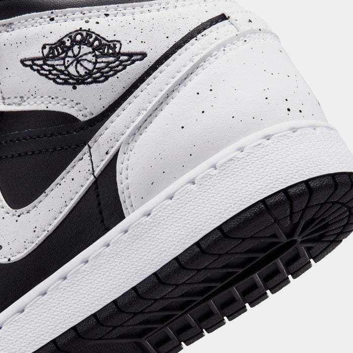 Air Jordan 1 Mid SE Oreo Grade School Lifestyle Shoes (Black/Black/White)