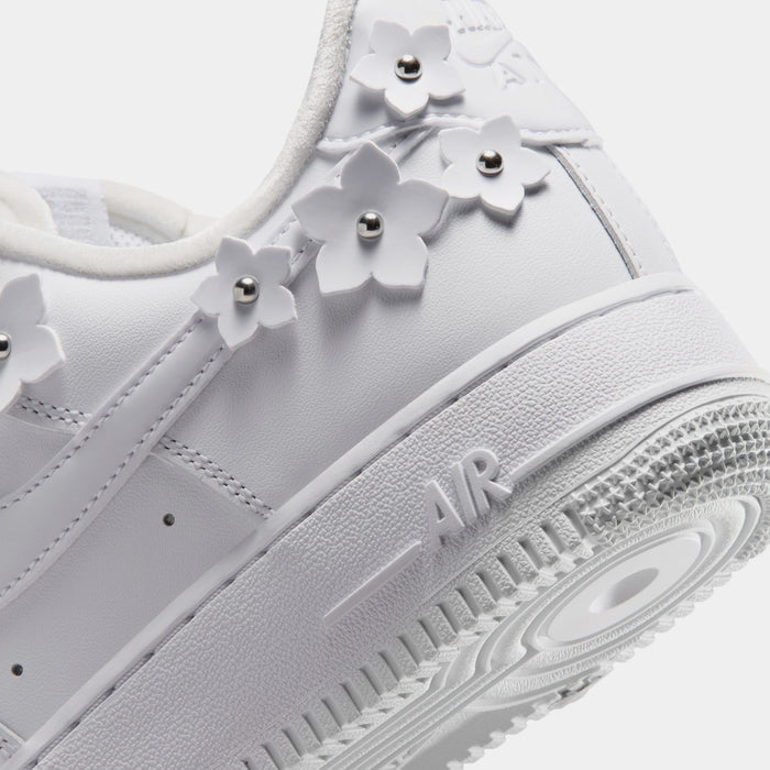 Air Force 1 '07 Florette Womens Lifestyle Shoes (White/Wolf Grey/Metallic Silver)