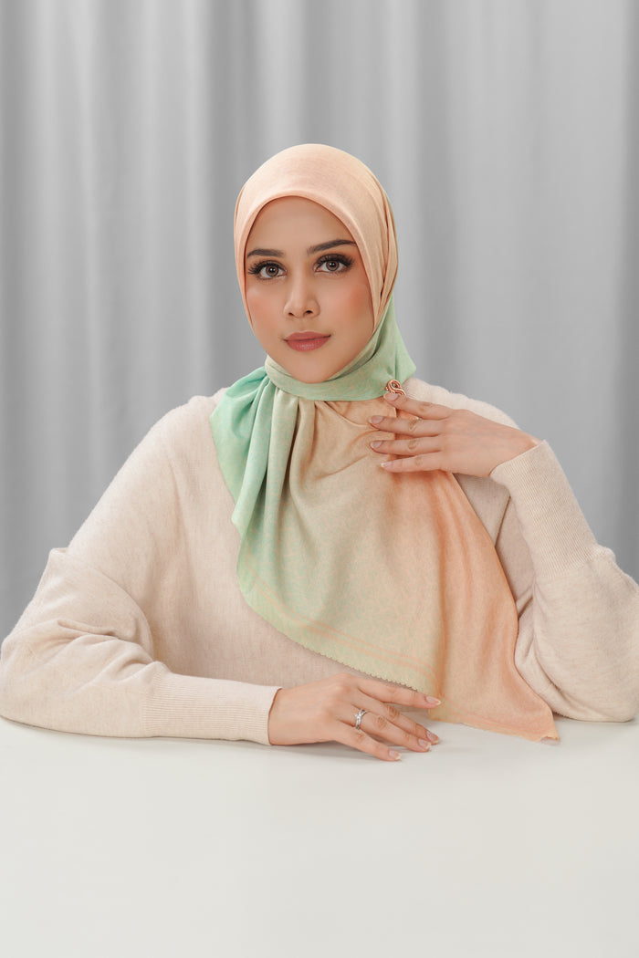 bimu horizon square scarf in mirach by buttonscarves
