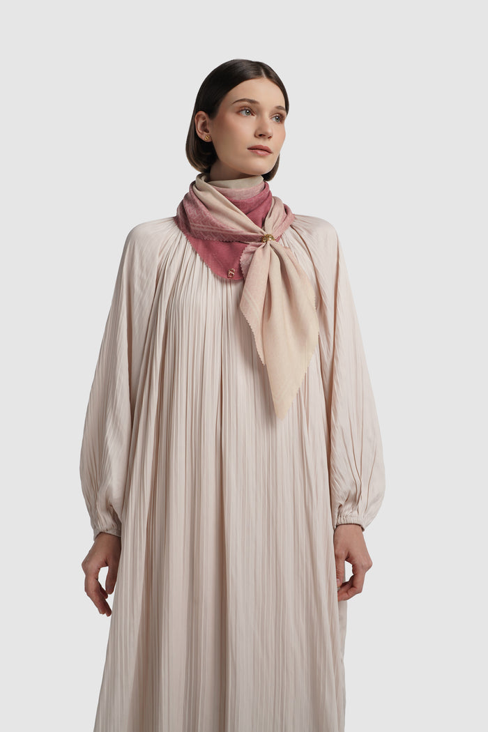 bimu horizon square scarf in venus by buttonscarves style look