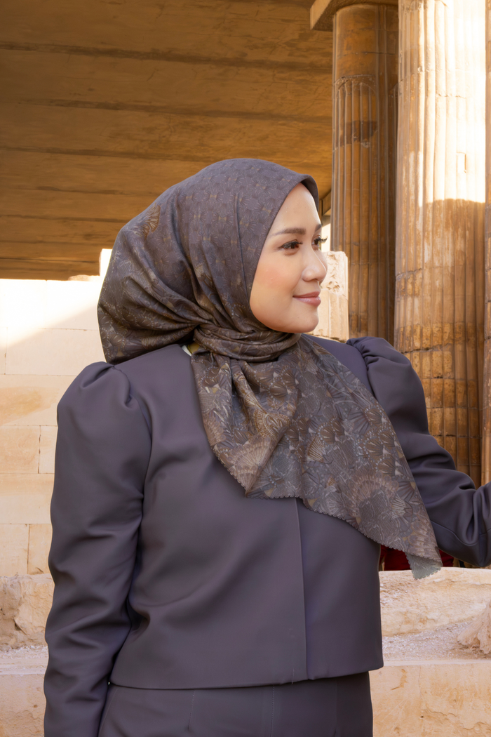 egypt printed square scarf in velvet by buttonscarves style look