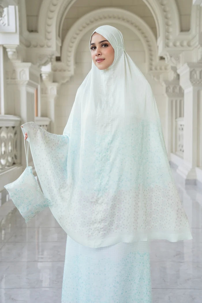 haramain2 prayer robe in holy by buttonscarves