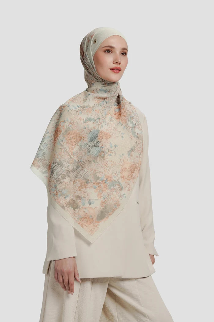 istanbul tie back shawl in dallah by buttonscarves style look