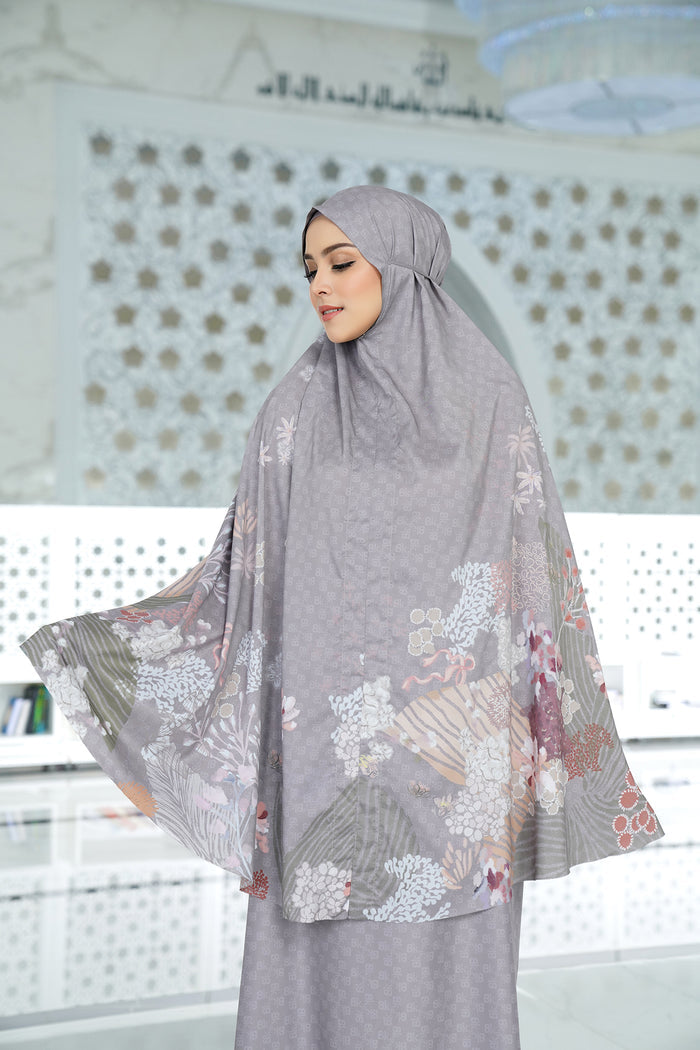 Kimmonia Prayer Robe - Shadow