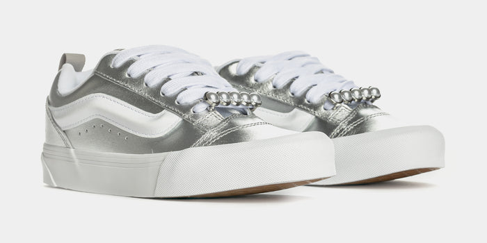 Knu Skool Metallic Womens Lifestyle Shoes (Silver/White)