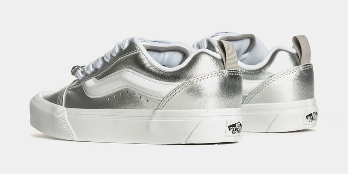 Knu Skool Metallic Womens Lifestyle Shoes (Silver/White)