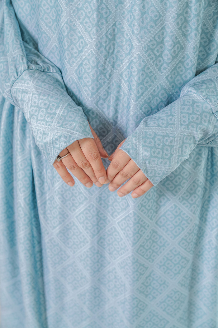 Lacorde Prayer Robe - Blue