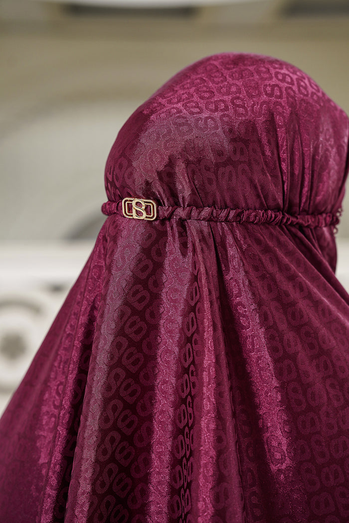 Lavish Tapis Prayer Robe - Maroon