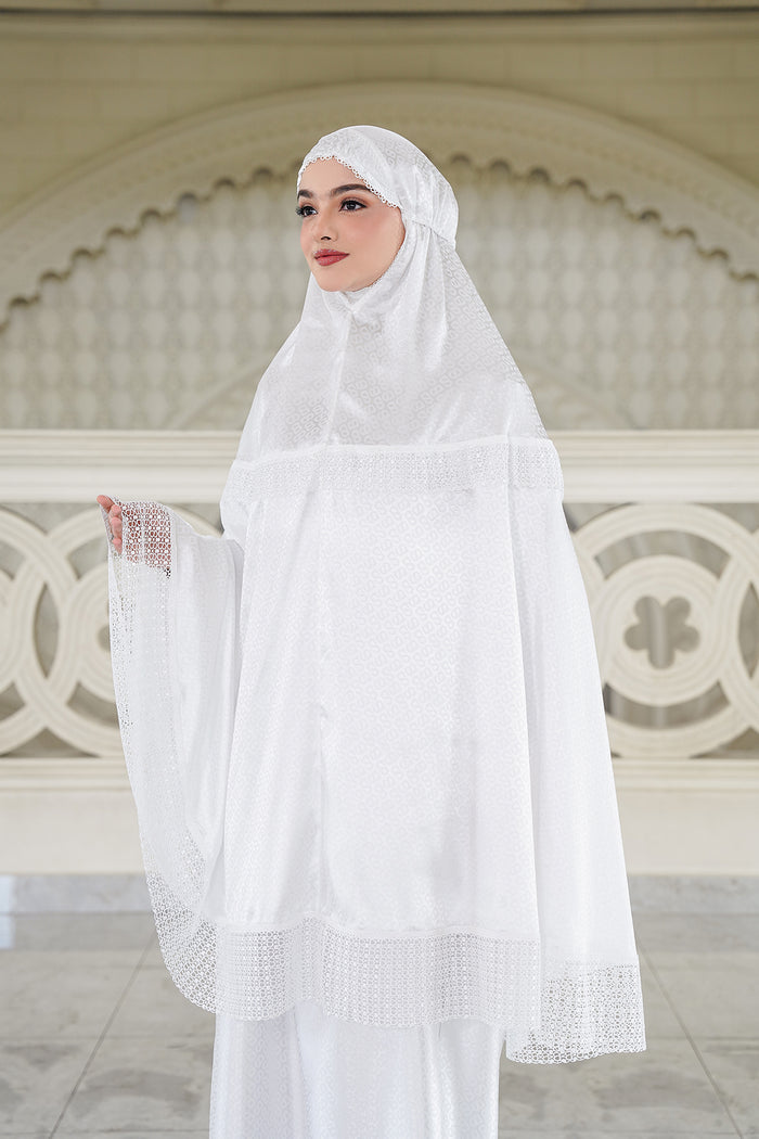 Lavish Tapis Prayer Robe - White