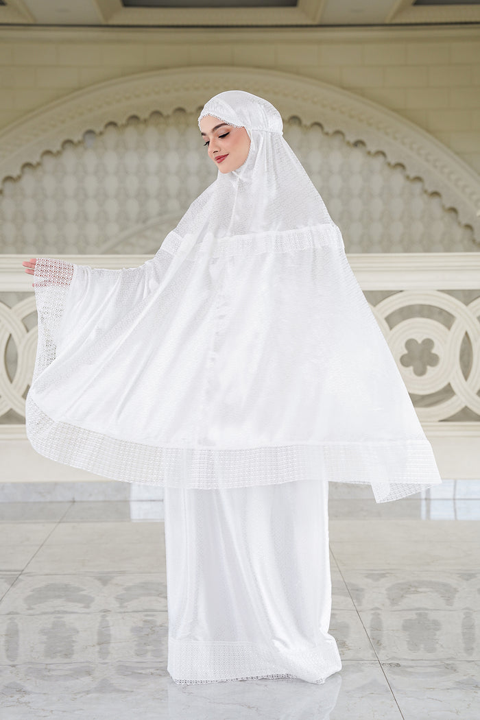 Lavish Tapis Prayer Robe - White