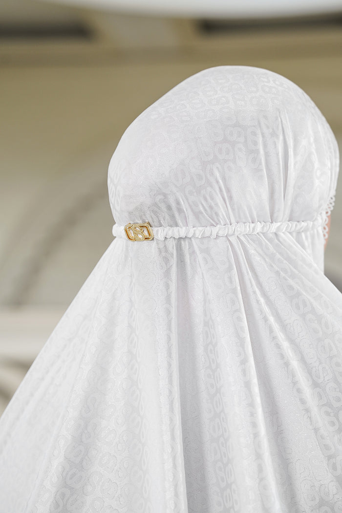 Lavish Tapis Prayer Robe - White