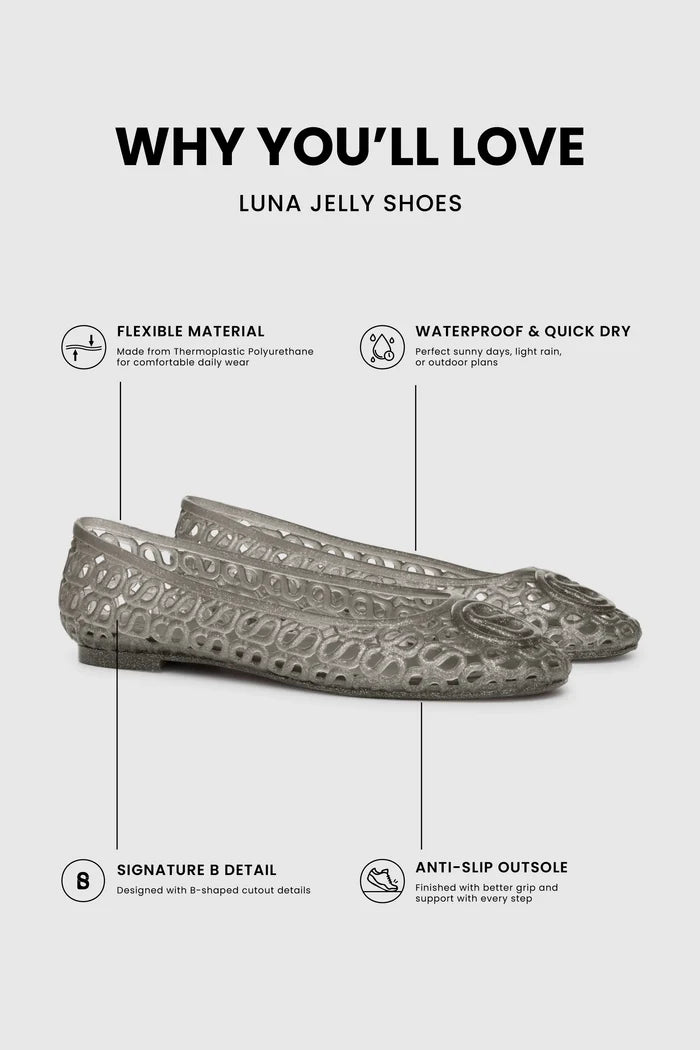 luna jelly shoes in black with flexible material, waterproof, anti-slip outsole and signature b detail