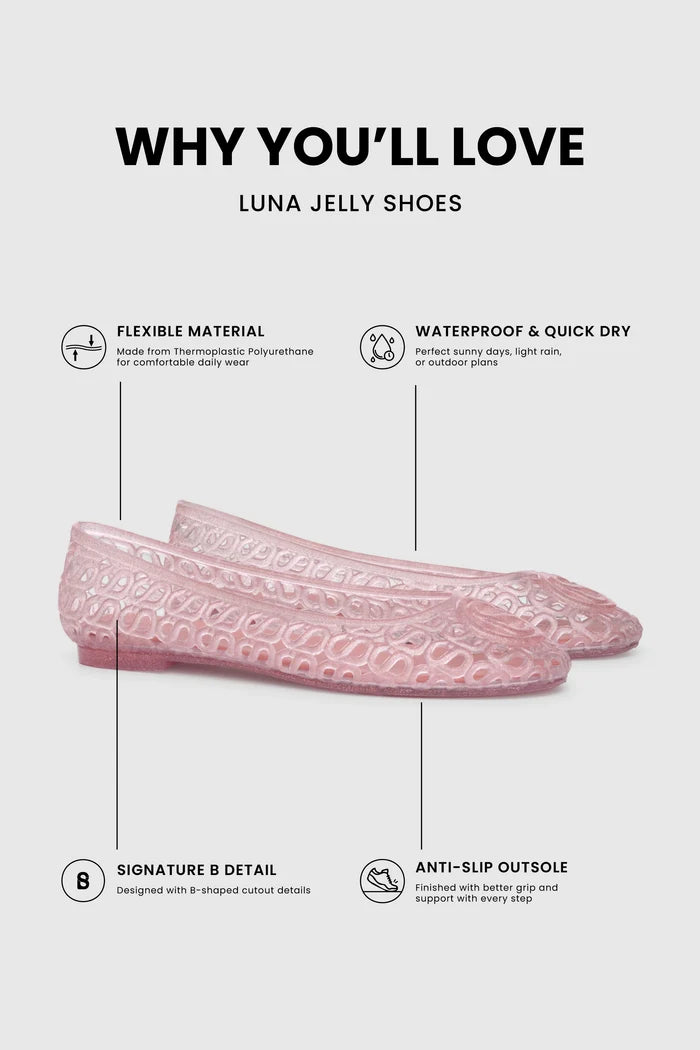luna jelly shoes in pink with flexible material, waterproof, anti-slip outsole and signature b detail