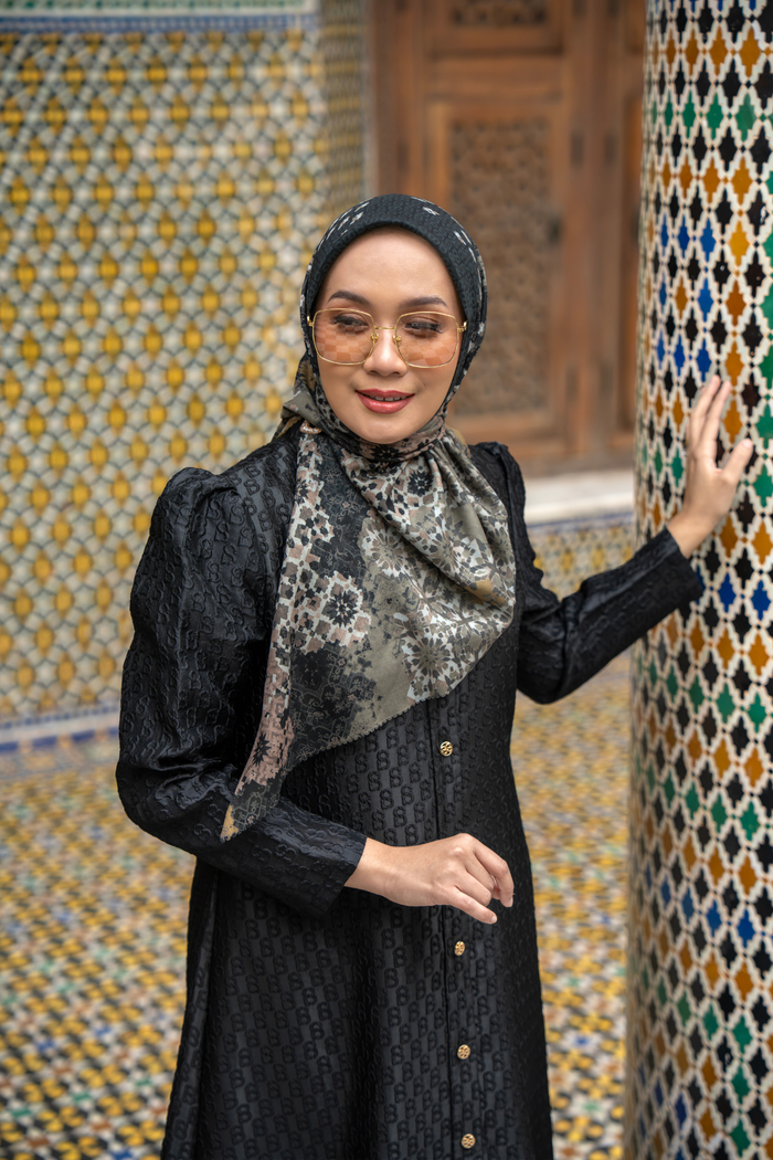 moroccan printed square scarf in charcoal by buttonscarves style look