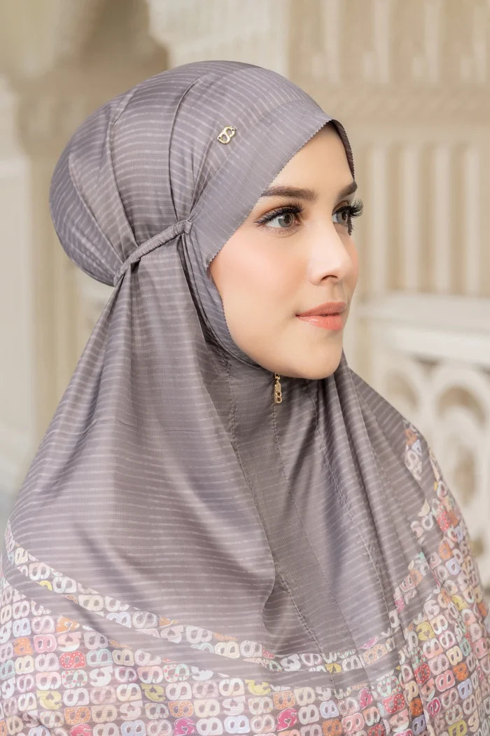 Nagita Capsule Prayer Robe - Chestnut