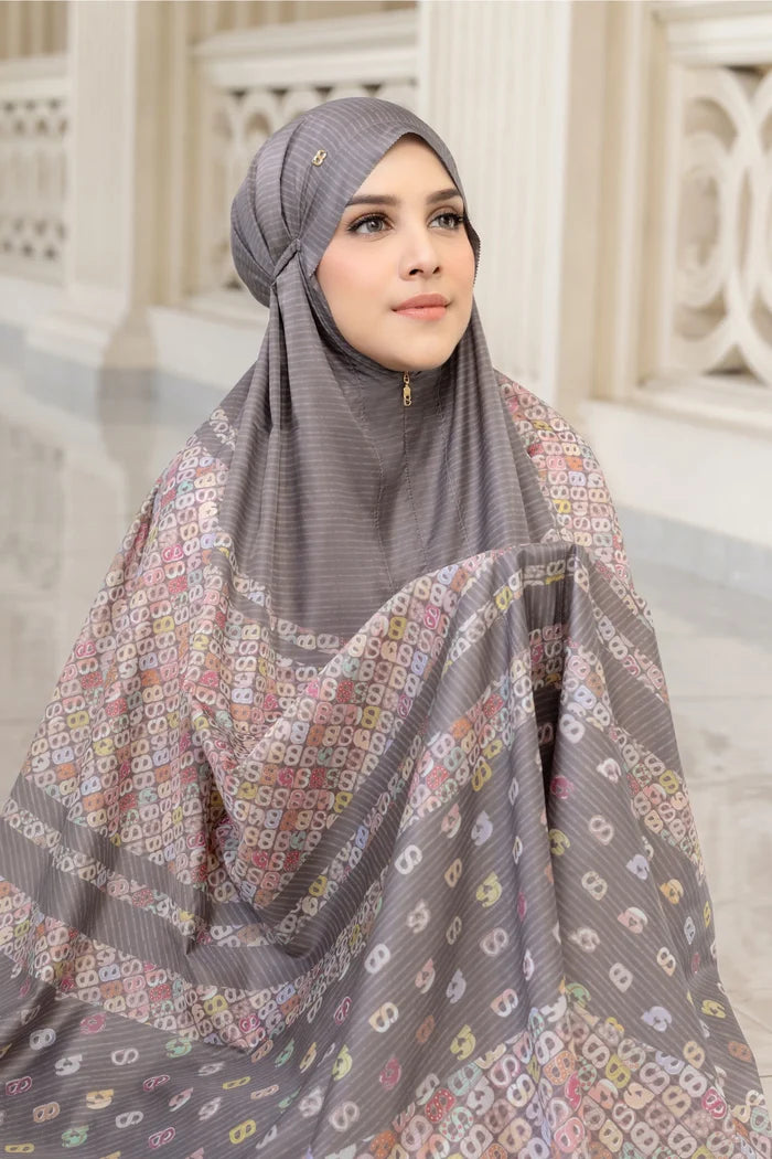 Nagita Capsule Prayer Robe - Chestnut
