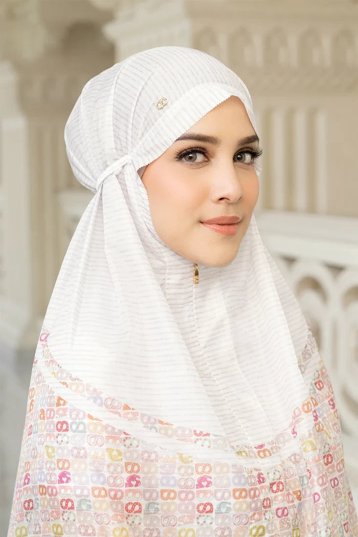 Nagita Capsule Prayer Robe - True White