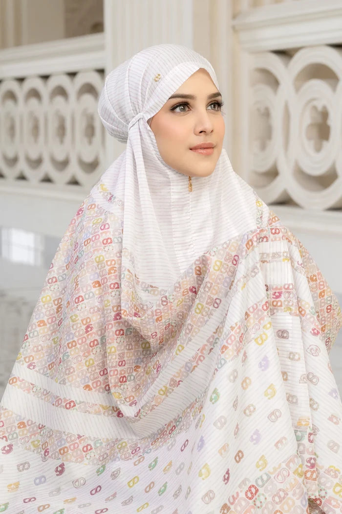 Nagita Capsule Prayer Robe - True White
