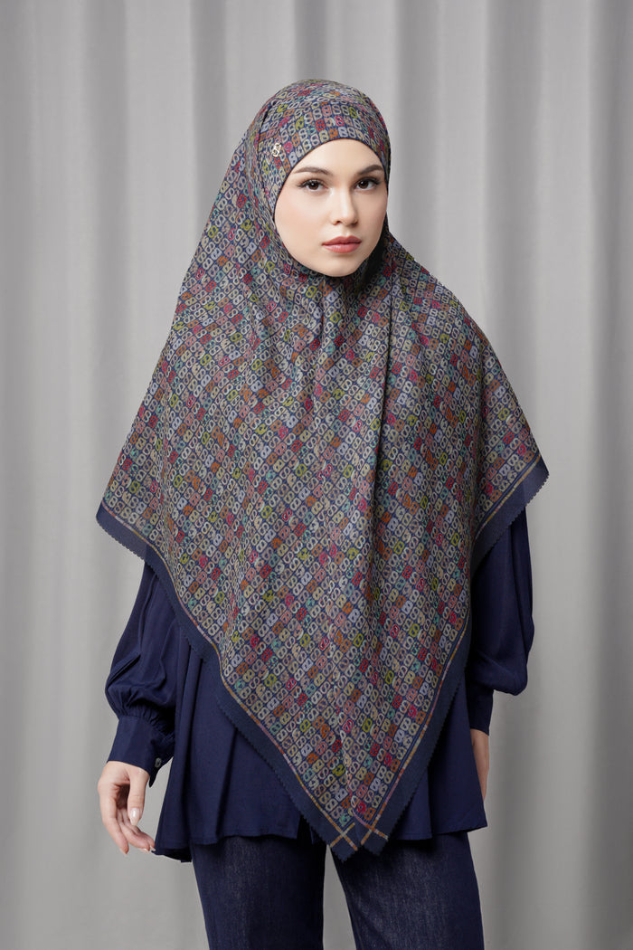 Nagita Slavina Tie Back Square - Midnight