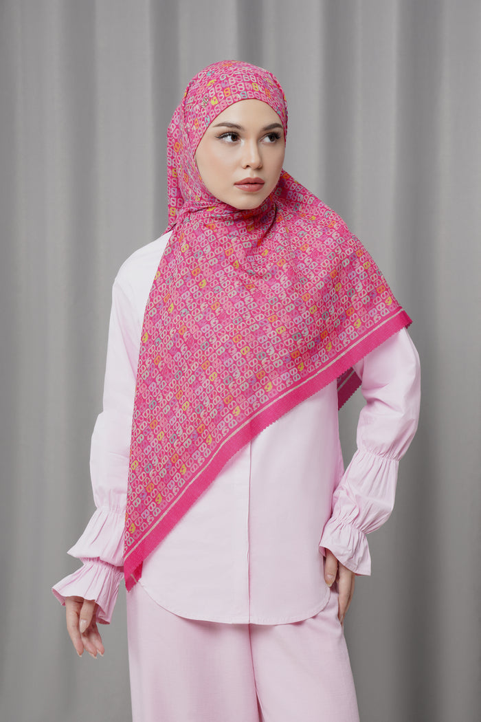 Nagita Tie Back Square - Fuchsia Rose