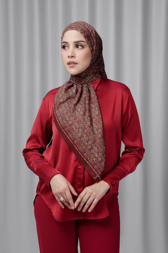 Nagita Tie Back Square - Pomegranate