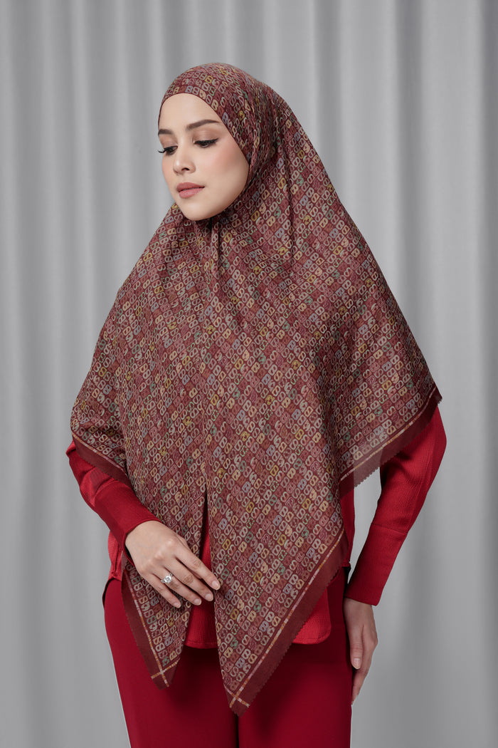 Nagita Tie Back Square - Pomegranate