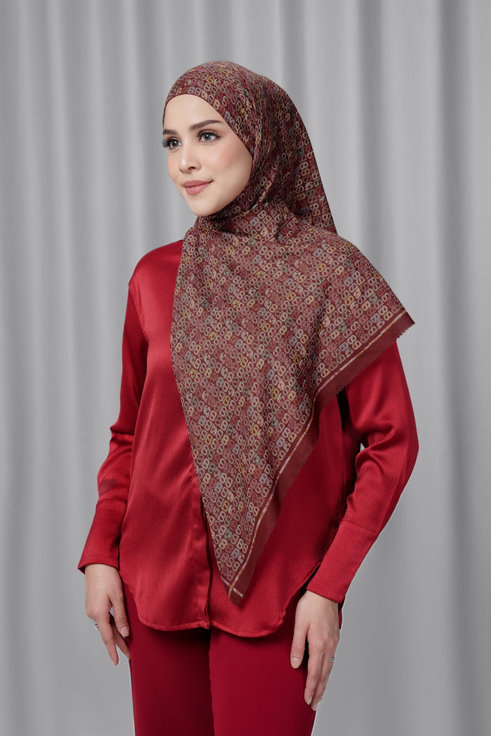 Nagita Tie Back Square - Pomegranate
