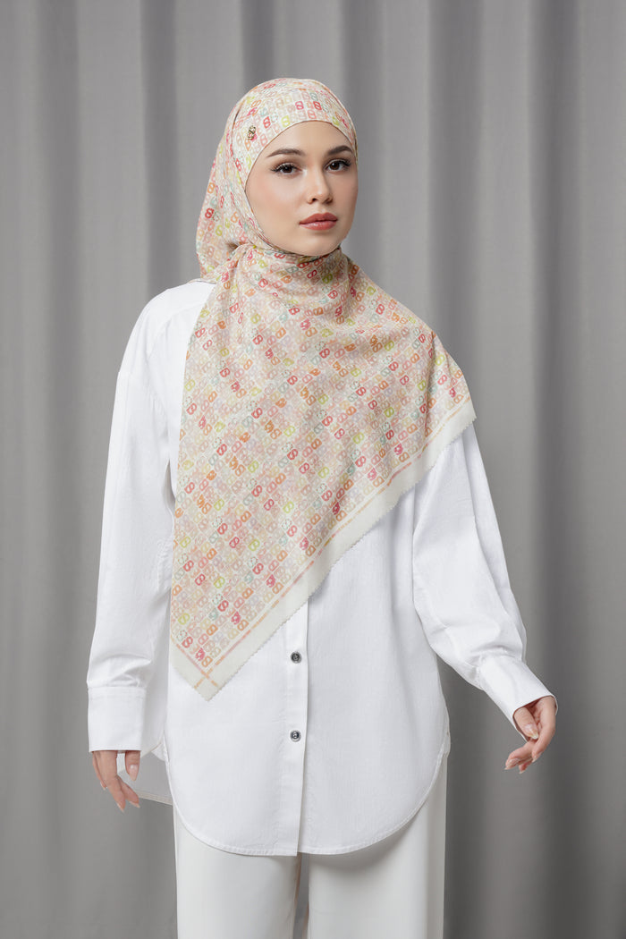 Nagita Tie Back Square - True White