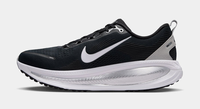 NFL x Vomero 18 Las Vegas Raiders Mens Running Shoes (Black/White/Metallic Silver)
