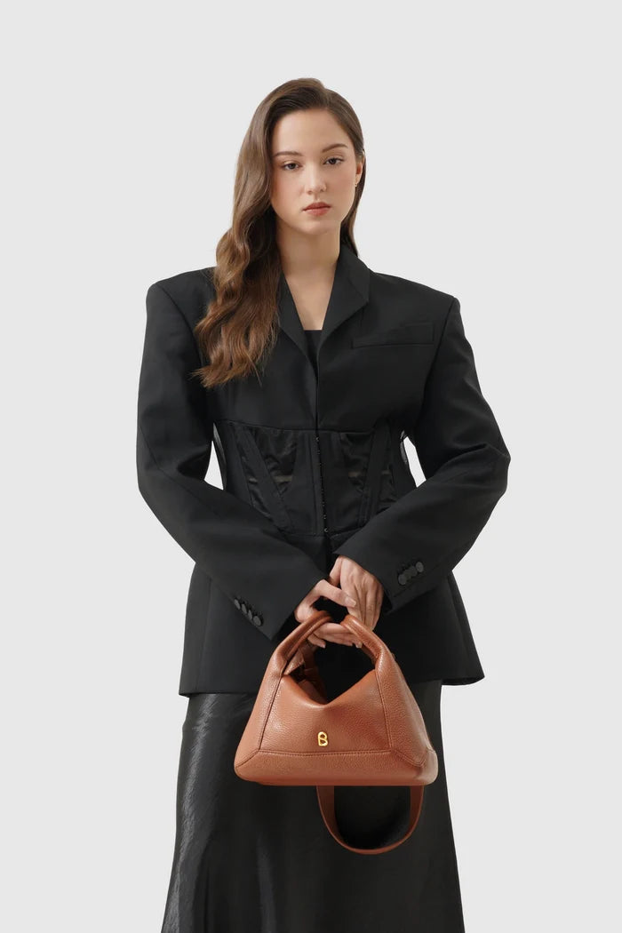 origa flex shoulder bag medium in caramel by buttonscarves hand carried style