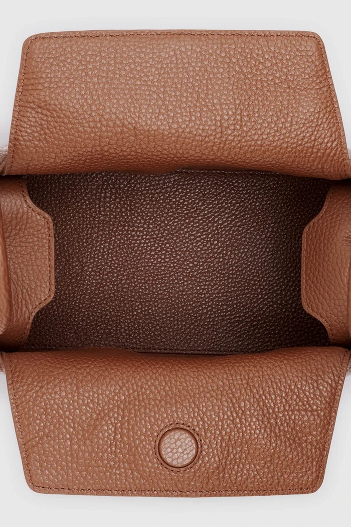 origa flex shoulder bag medium in caramel by buttonscarves interior