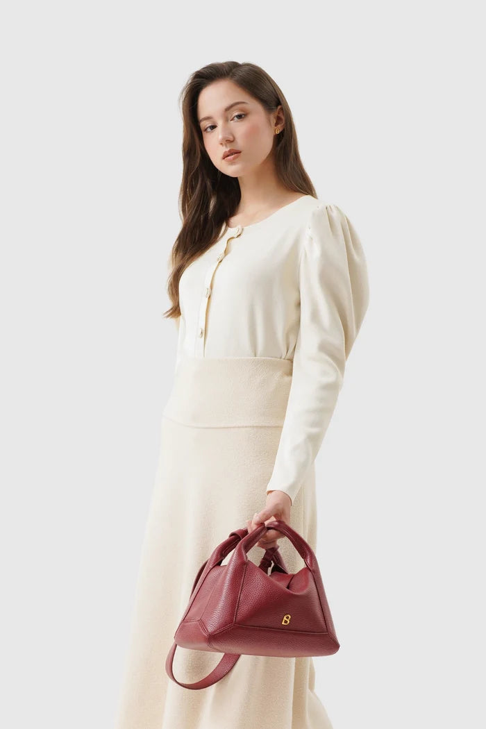 origa flex shoulder bag medium in cranberry by buttonscarves hand carried style