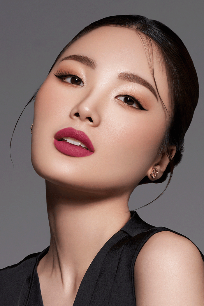 pearly glam lipstick by buttonscarves beauty applied on lips