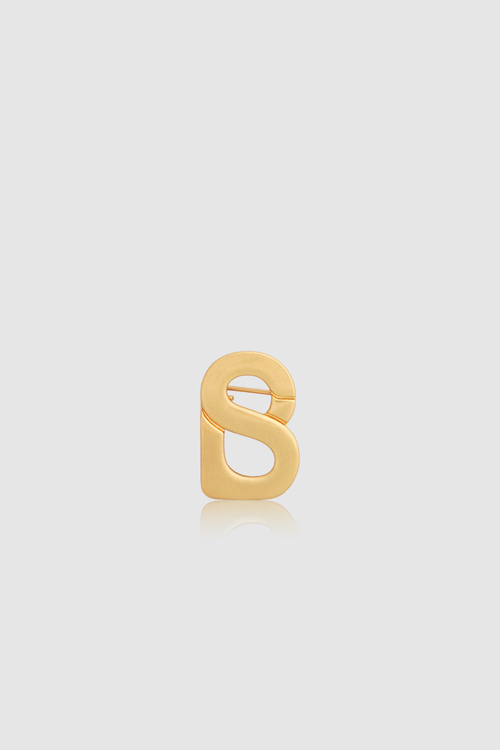 petite signature flat brooch in gilding gold by buttonscarves front view