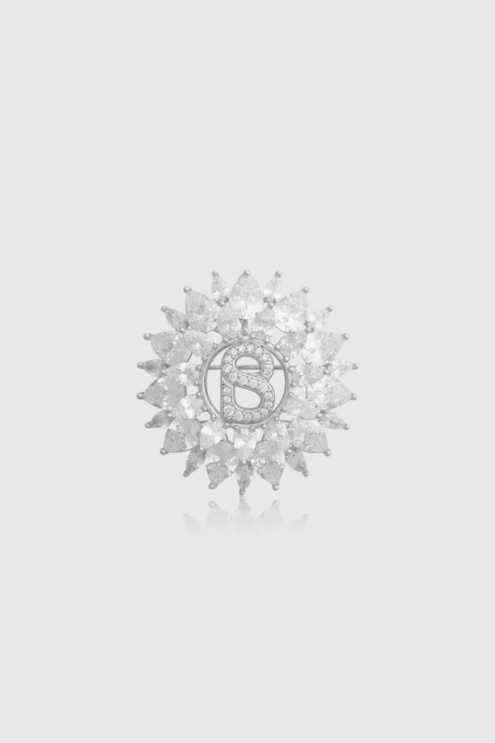 raina brooch in silver detail close-up