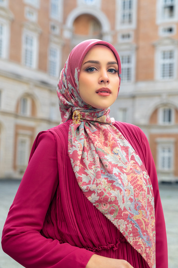 Royale - Grandeur Square - Pink Yarrow