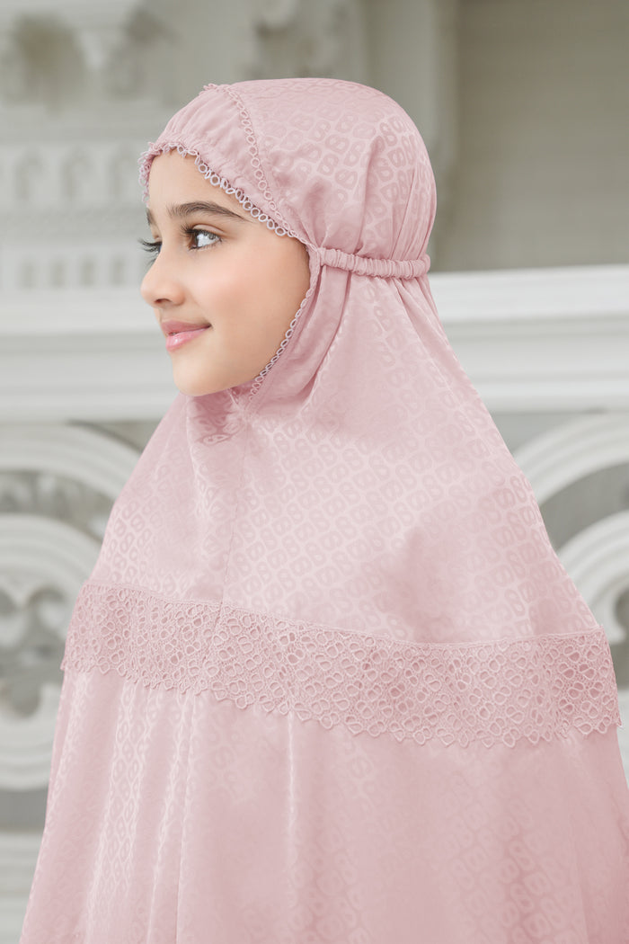 safa kids prayer robe in pink by buttonscarves detail