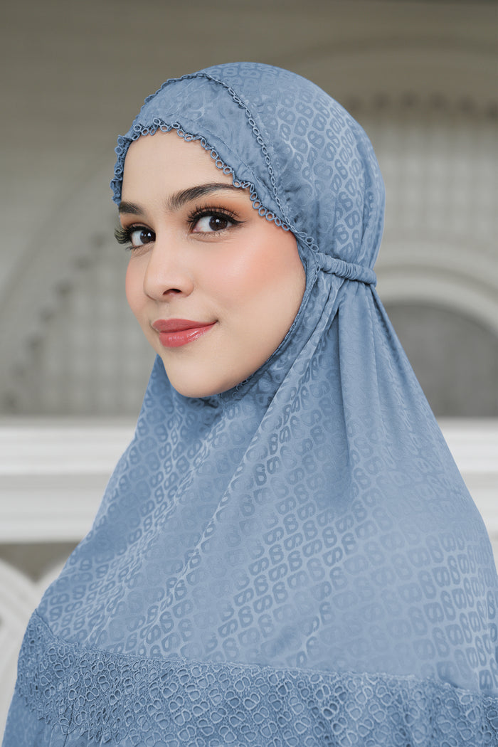 safa prayer robe in blue by buttonscarves detail