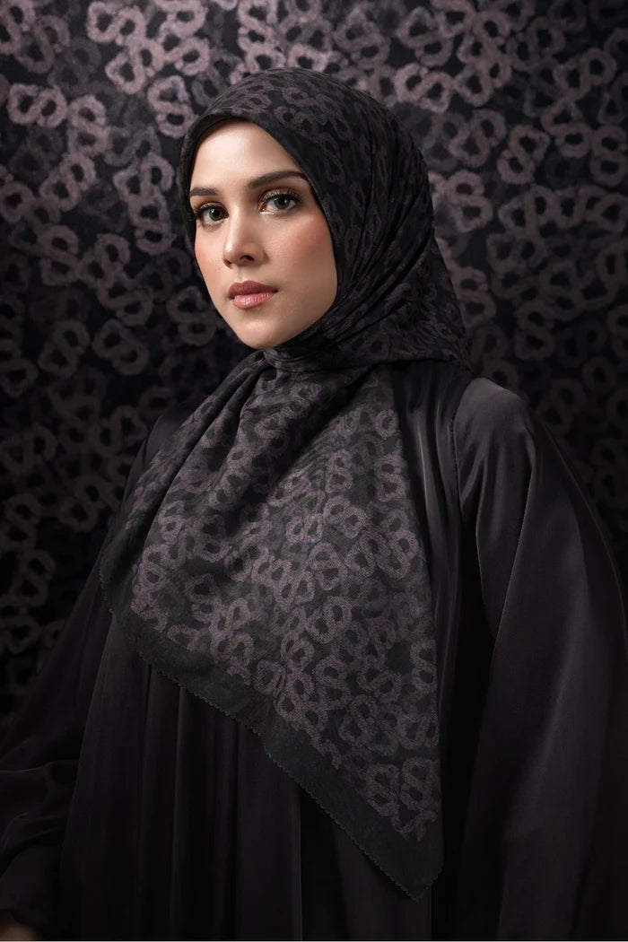 samla de fleur in black by buttonscarves style look