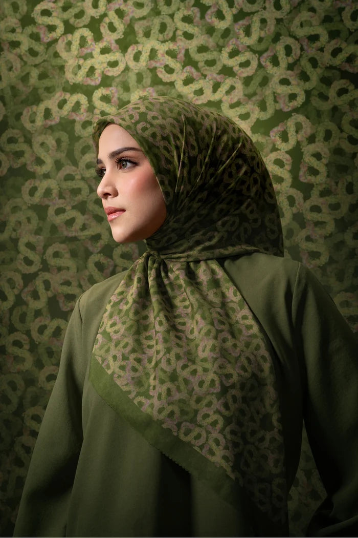 samla de fleur scarf in deep olive by buttonscarves style look