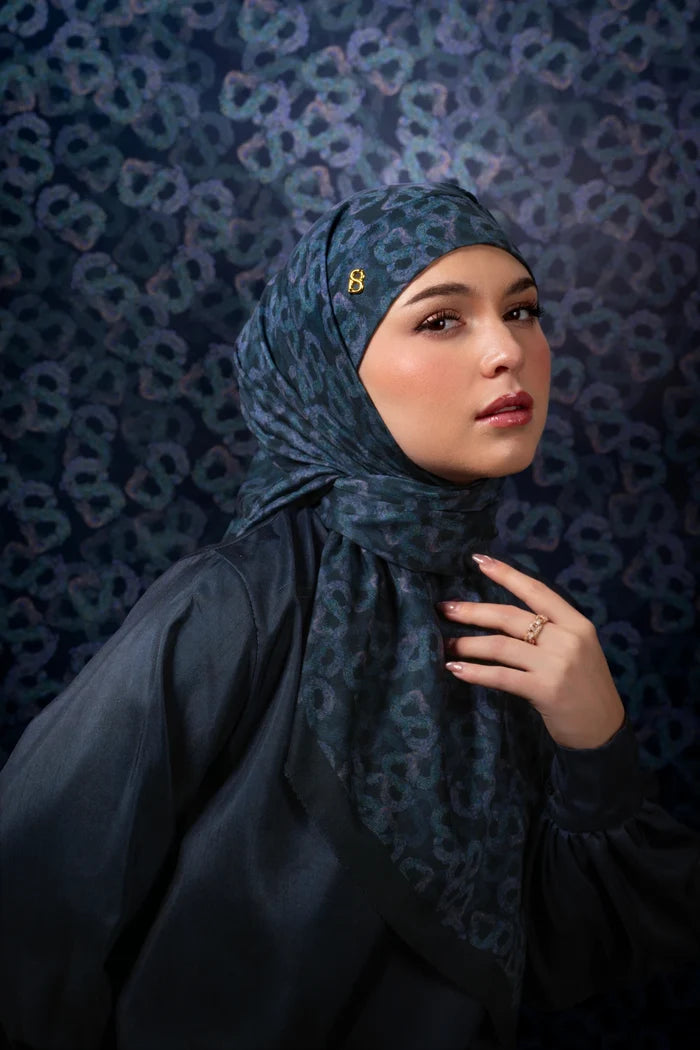 samla de fleur tie back square scarf in blueberry by buttonscarves style look