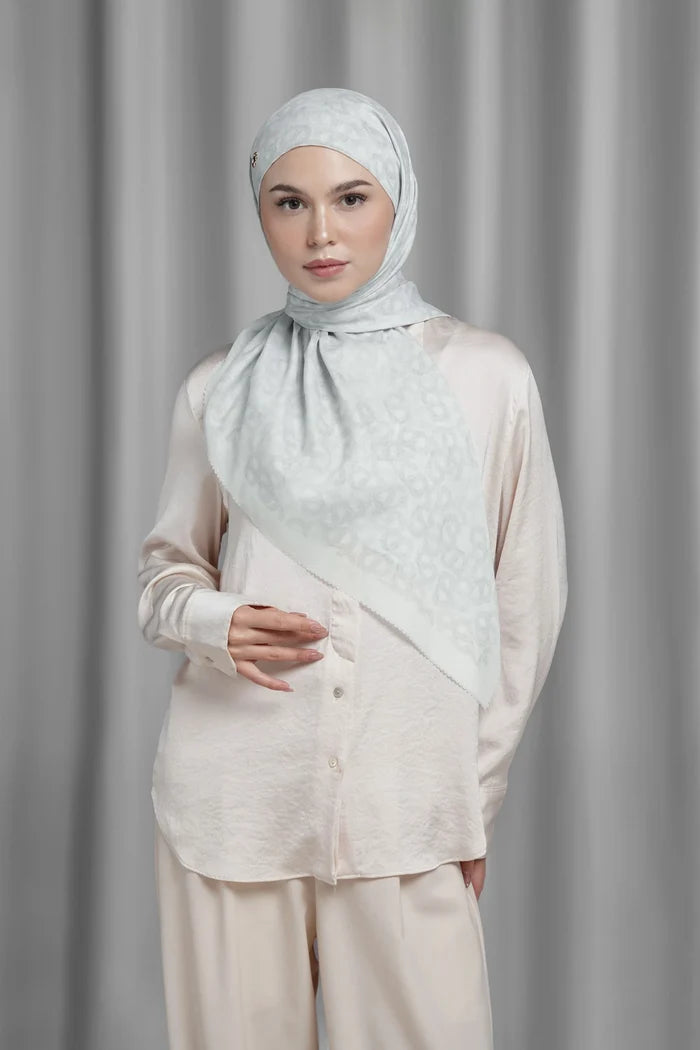 samla de fleur tie back square scarf in dawn by buttonscarves style look