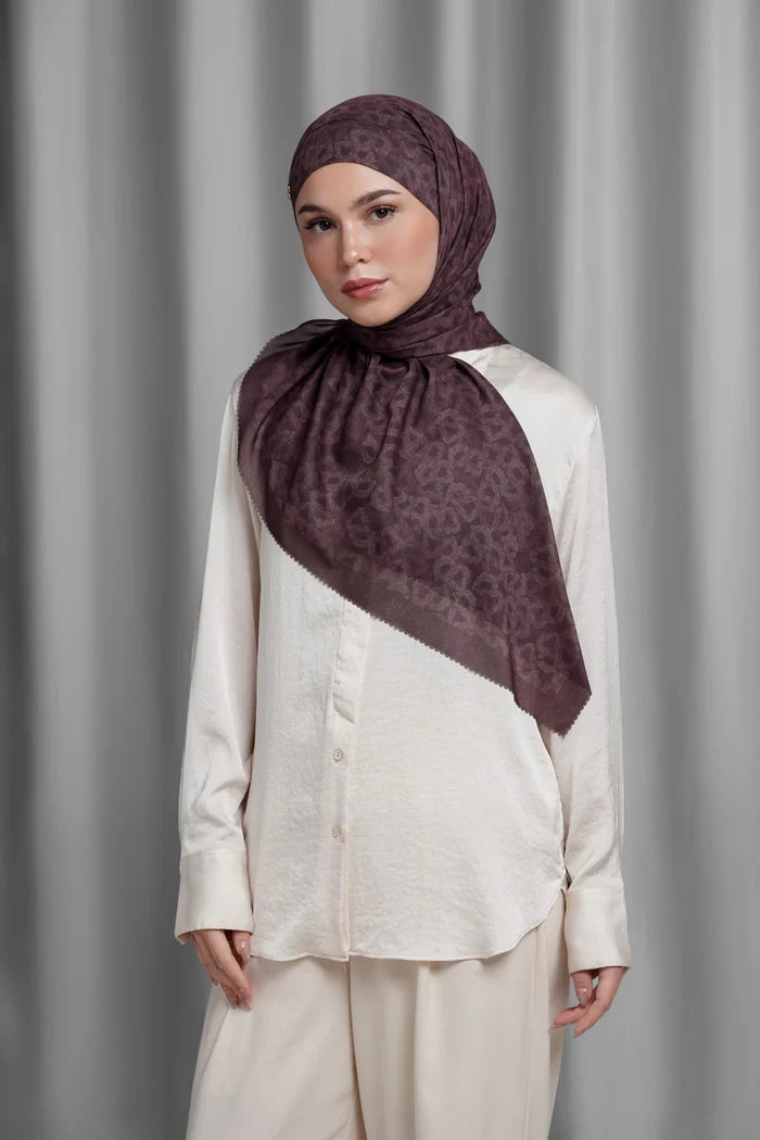 samla de fleur tie back square scarf in plum by buttonscarves style look