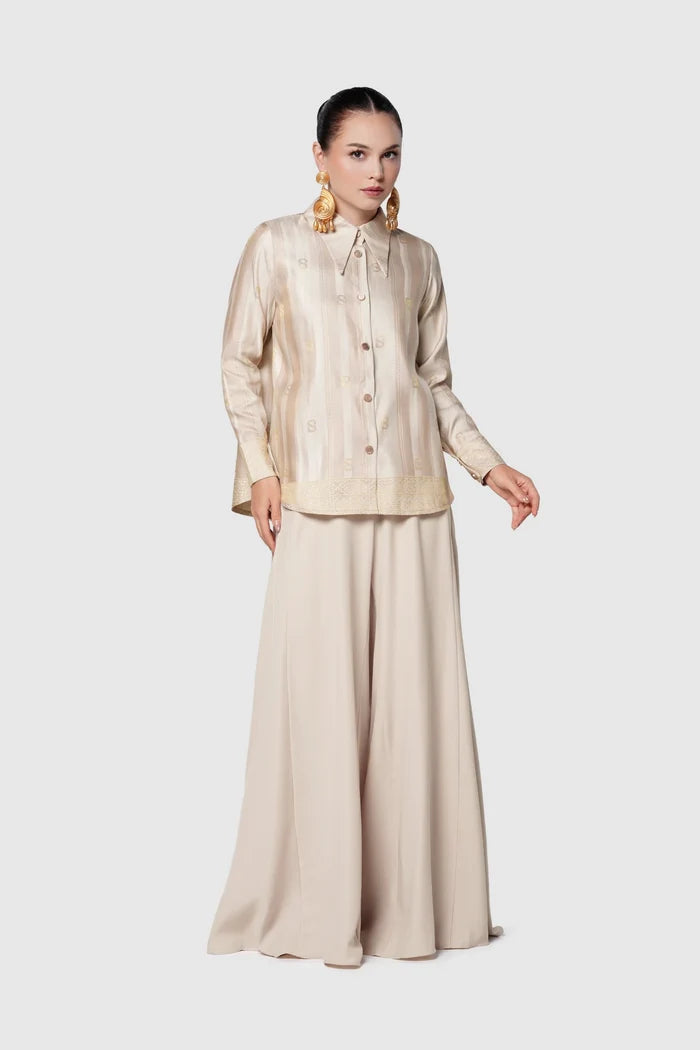 songket basic shirt cream styled outfit